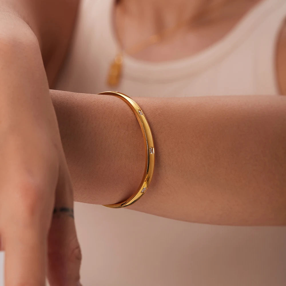 Cascading Gold Bracelet