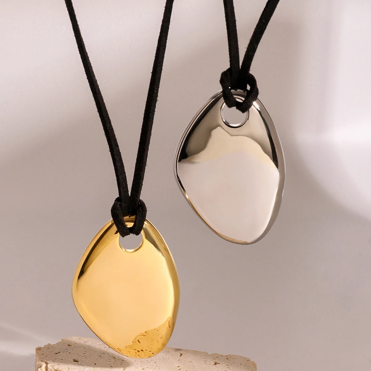 Irregular Flow Necklace