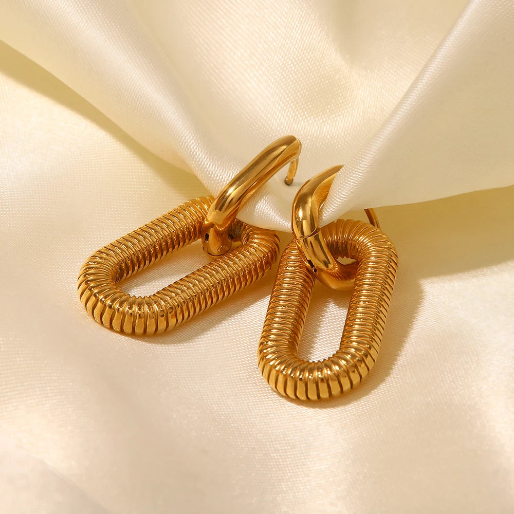 Golden Link drop earrings