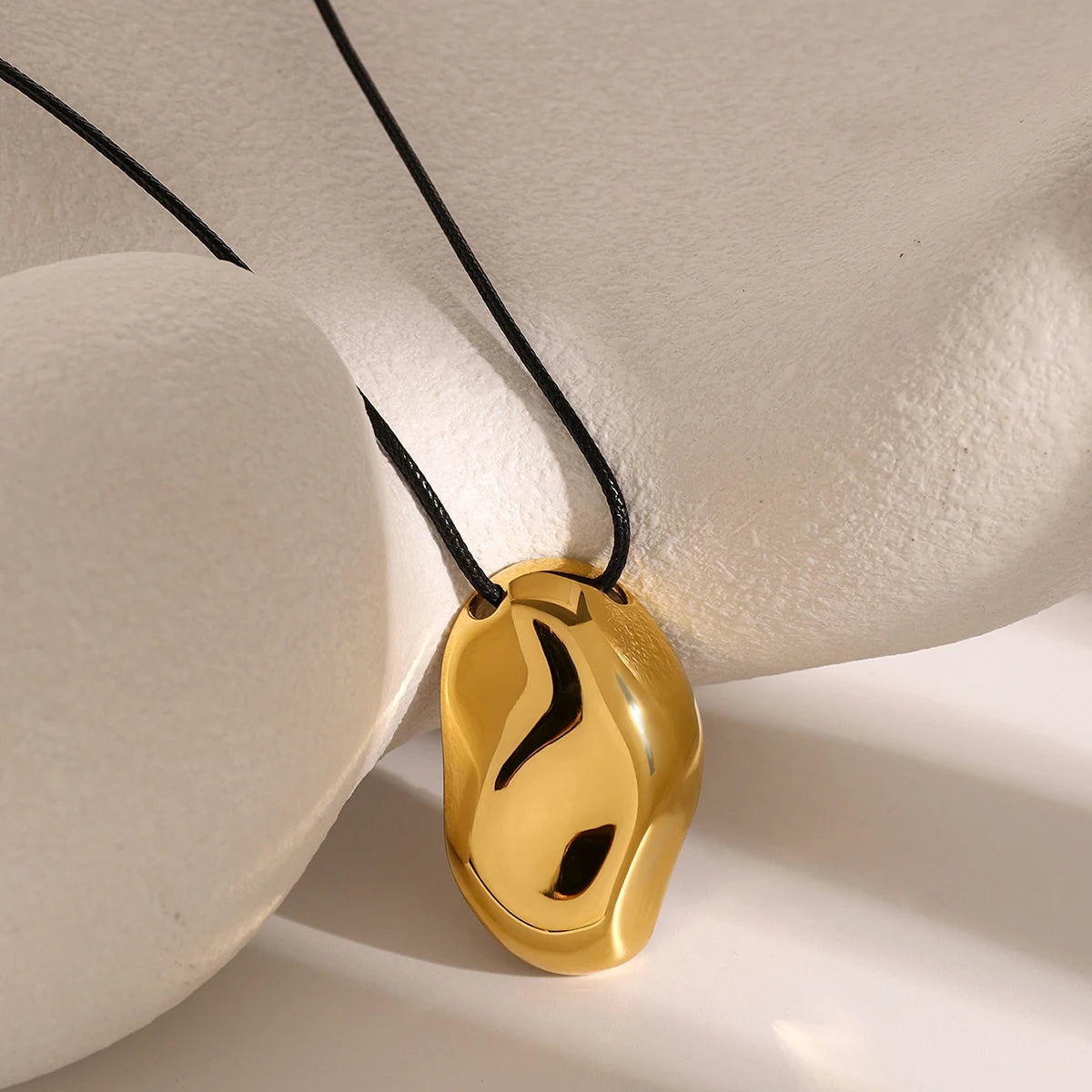 Spherical Flow Necklace