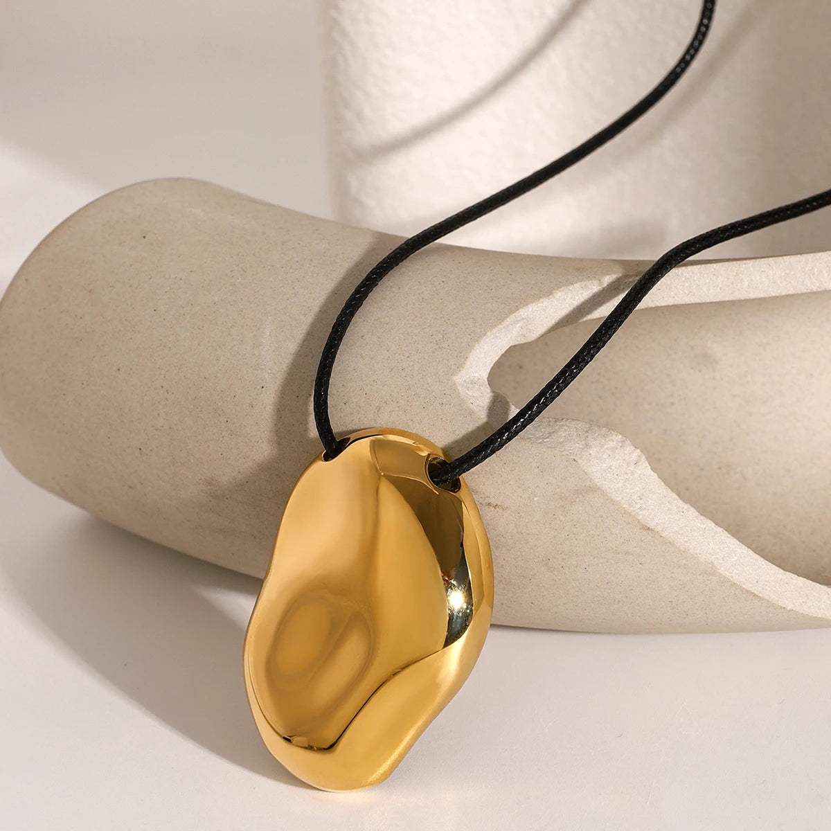 Spherical Flow Necklace